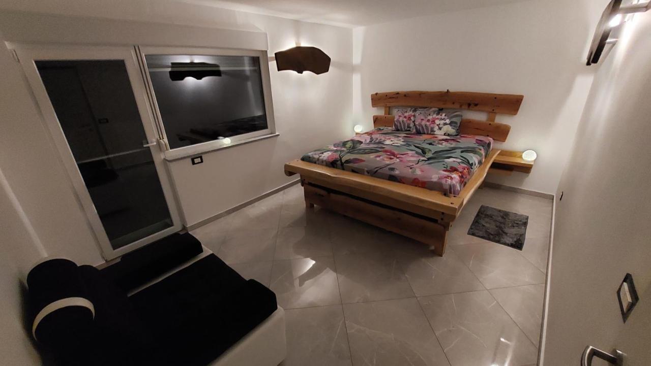 Grajsko Villa Метлика Екстериор снимка