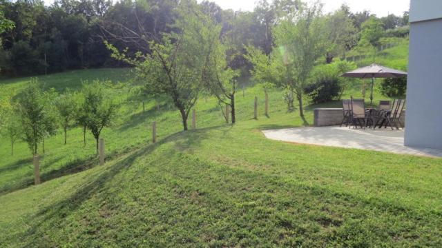 Grajsko Villa Метлика Екстериор снимка