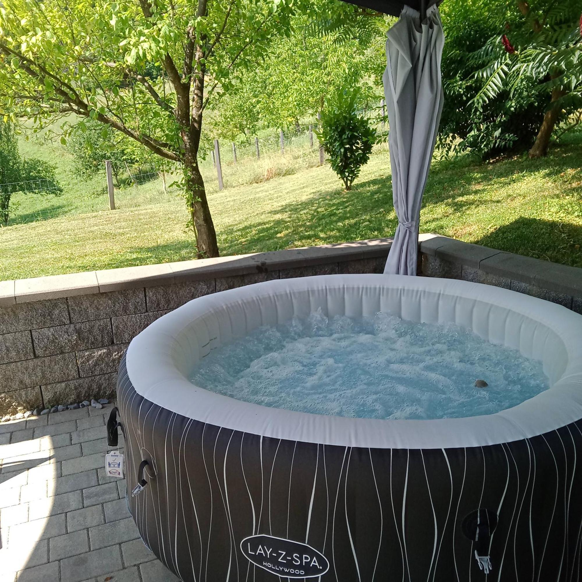 Grajsko Villa Метлика Екстериор снимка